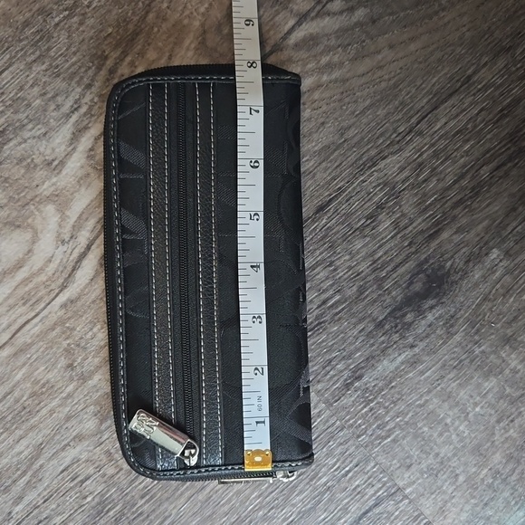 New York & Company black monogrammed wallet - Picture 4 of 7